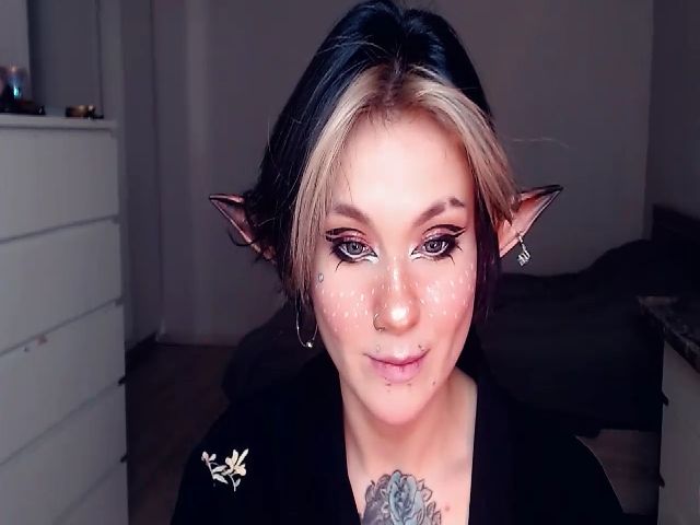 Live sex webcam photo for Hella_Hell #269453456