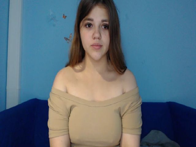 Live sex webcam photo for Emma_One1 #269453545