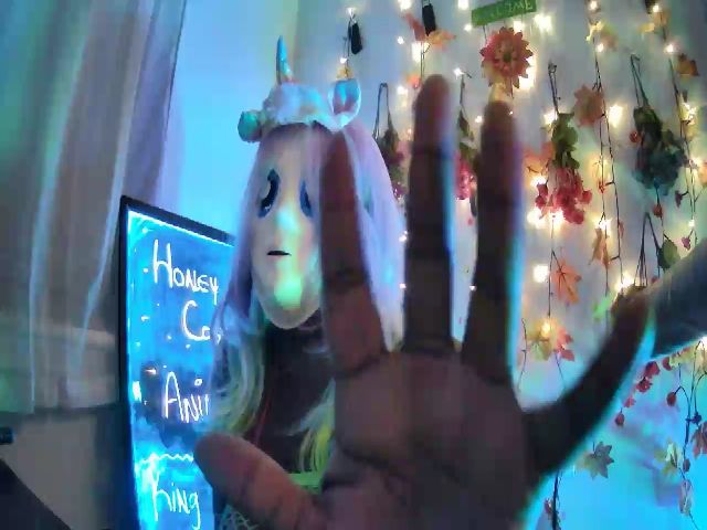 Live sex webcam photo for Honey_0811 #269452540