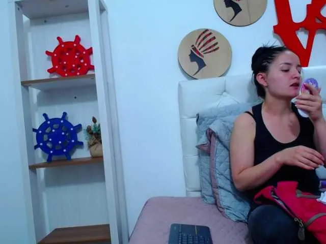Live sex webcam photo for MixCoupleLove #269459594