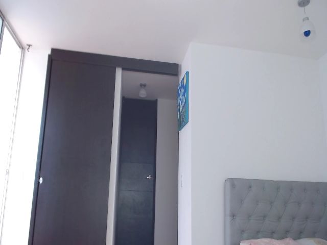 Live sex webcam photo for Nia_smith1 #269468168