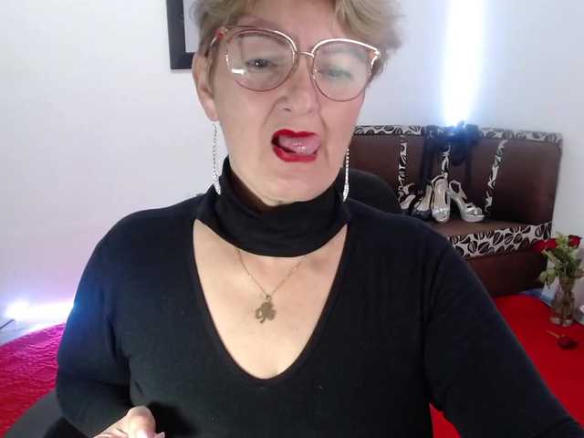 Live sex webcam photo for bety-cum2 #288017258