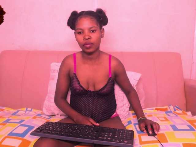 Live sex webcam photo for Eboneygold694 #269465706