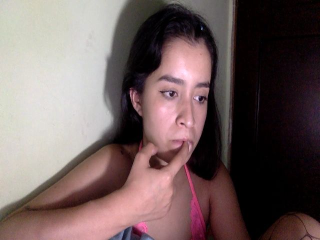 Live sex webcam photo for tinquerbell69 #269469355