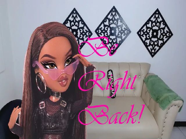 Live sex webcam photo for Messy_Mommy4u #269462204