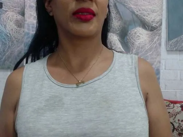 Live sex webcam photo for JulietaMilf #269470672