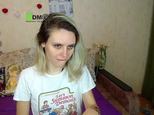 Live sex webcam photo for gloriawoo #269470600