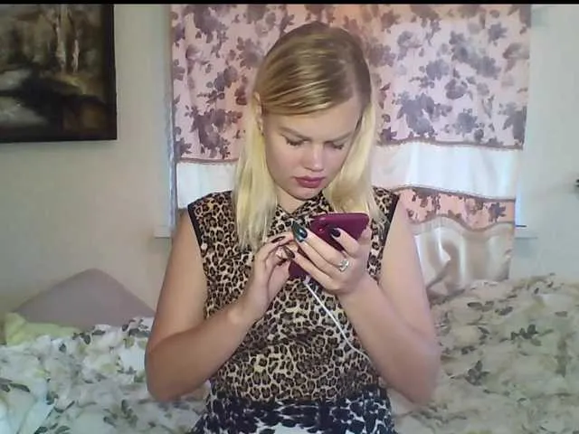 Live sex webcam photo for mariannaa #269479564