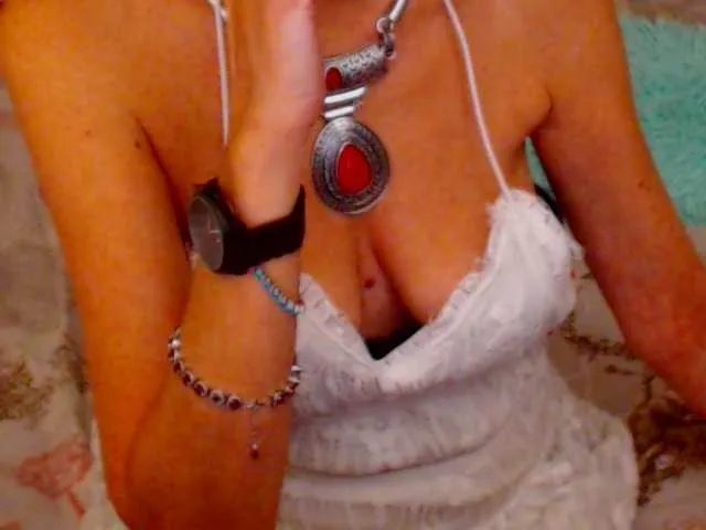 Live sex webcam photo for shannon4u #287962859