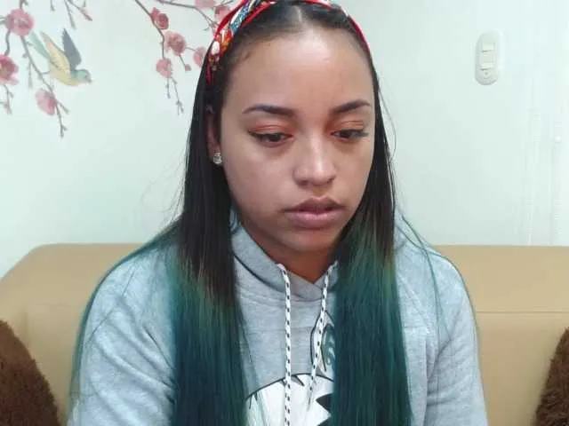 Live sex webcam photo for Angeluxxx #269485457