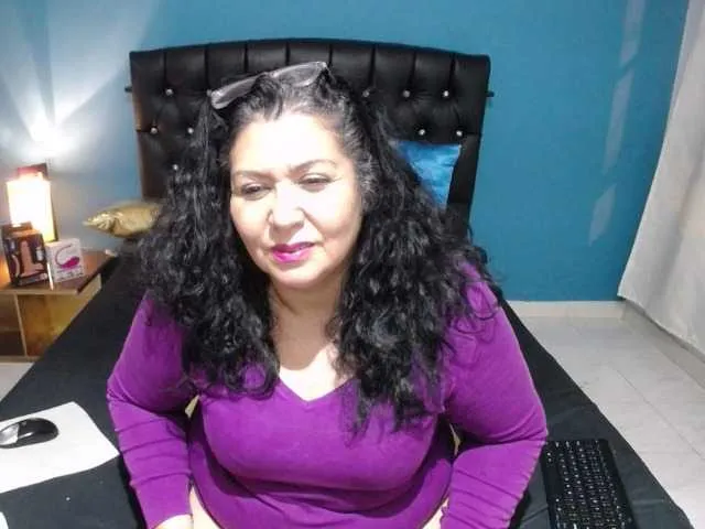 Live sex webcam photo for candystorm01 #269475811