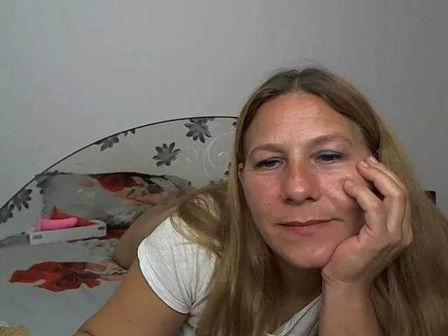 Live sex webcam photo for imola80 #269470455