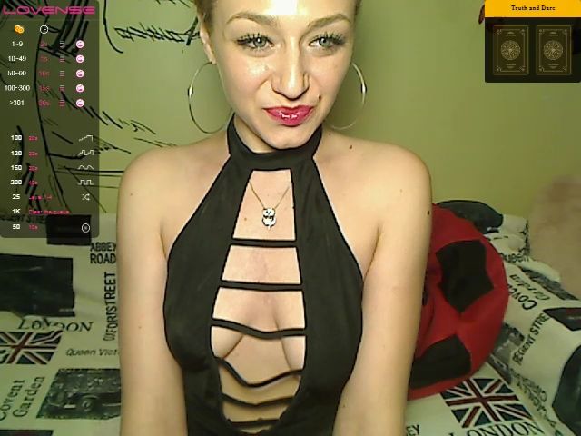 Live sex webcam photo for CatGirl01 #269477986