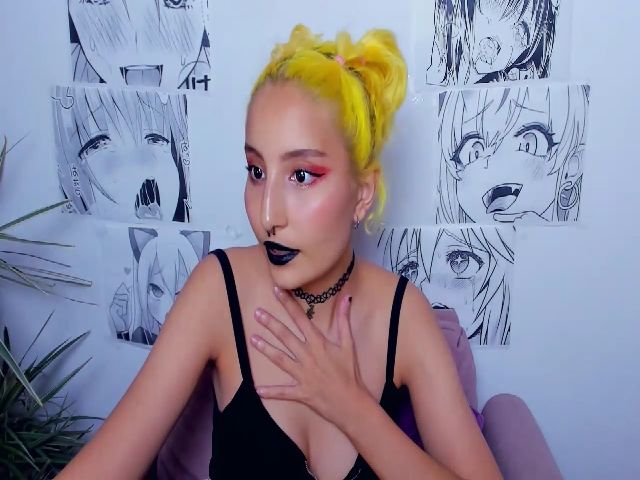 Live sex webcam photo for KarenIo #269482370