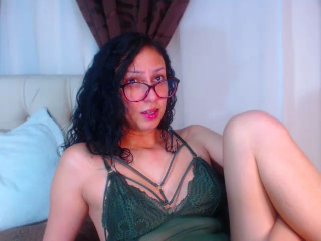 Live sex webcam photo for Karorivero #269472897