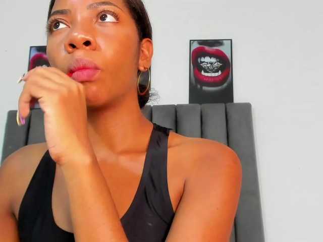 Live sex webcam photo for Meganbarko #269485845