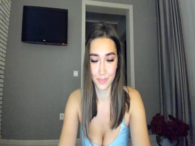 Live sex webcam photo for LuckyHoneyyy #269488776