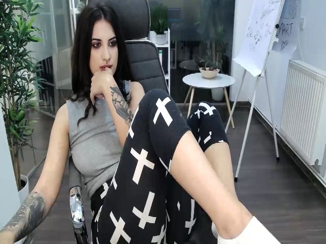 Live sex webcam photo for BalleyBabe #269472007