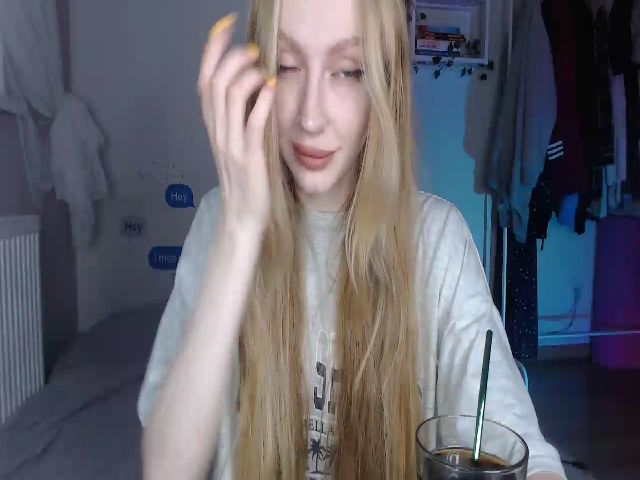 Live sex webcam photo for soo_emma #269487616