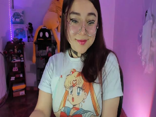 Live sex webcam photo for Evee_moonz #269474527