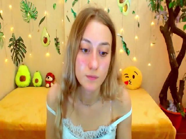 Live sex webcam photo for LinaRum__ #269477447
