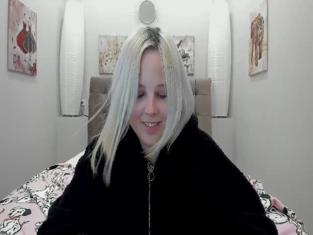 Live sex webcam photo for Helokit #269478473