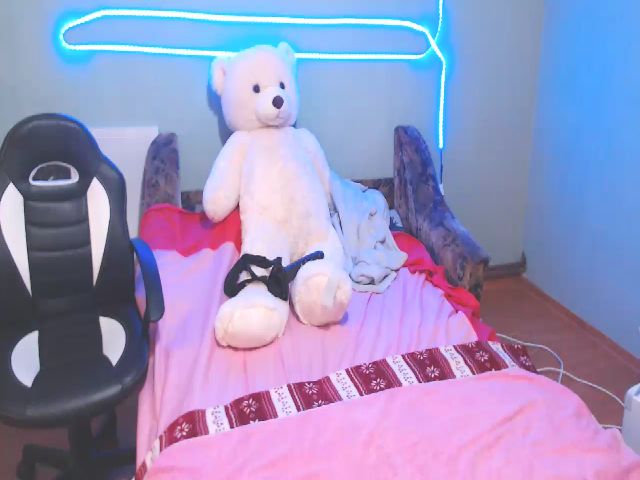 Live sex webcam photo for Miss_Judith #269477473