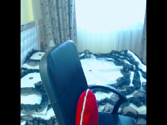 Live sex webcam photo for SonyaHotMilf #269478508