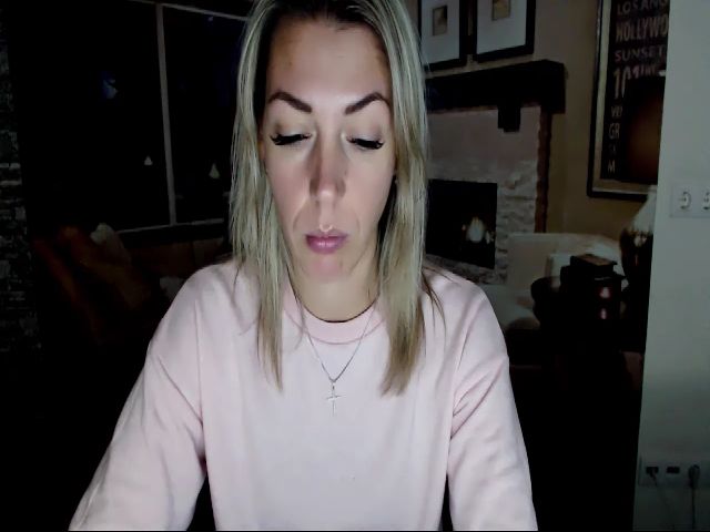 Live sex webcam photo for MornaDevis #269481951