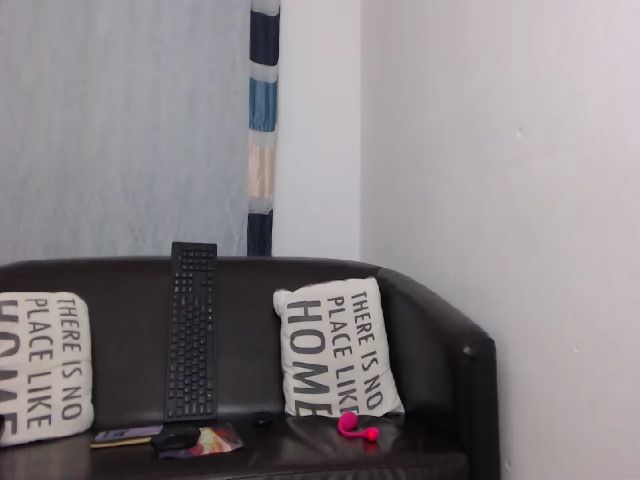 Live sex webcam photo for MishaMarie #269484146