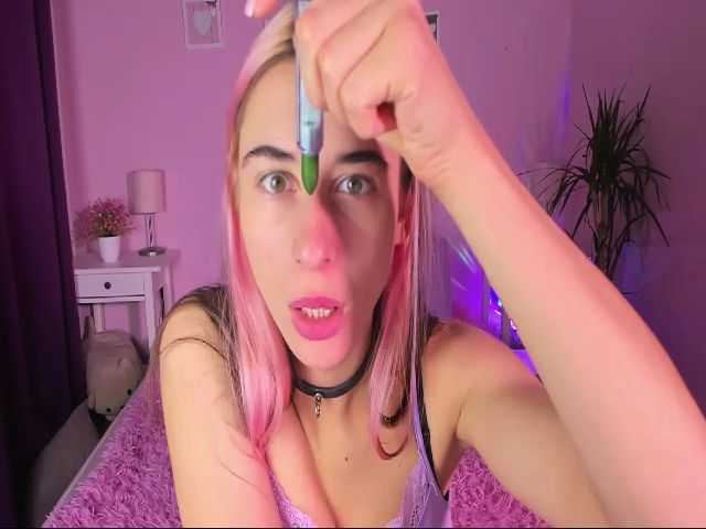 Live sex webcam photo for LittleDevilJN #269486834