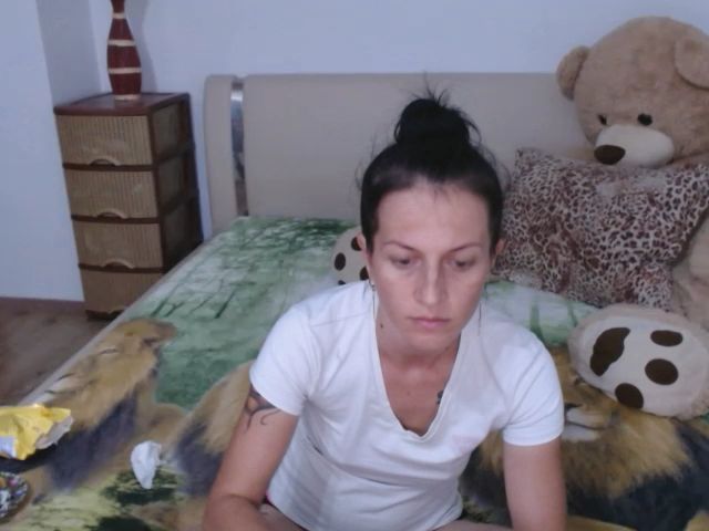 Live sex webcam photo for Angelcat001 #269471895