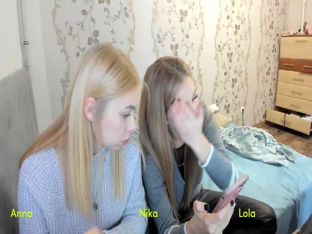 Live sex webcam photo for NellyVenz #269478044