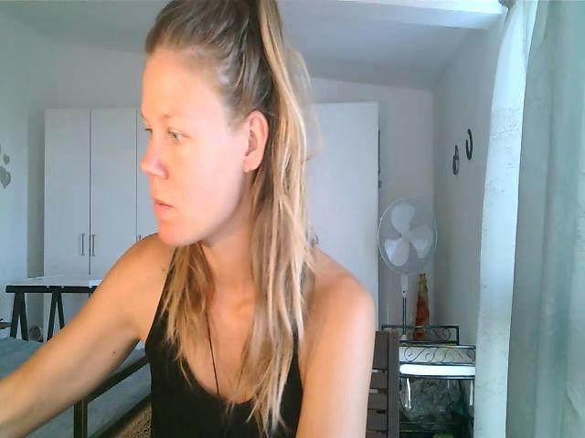 Live sex webcam photo for CallMeMaria #269476836