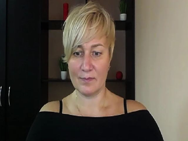 Live sex webcam photo for KailyMey #269482104