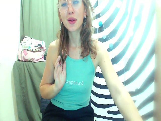 Live sex webcam photo for HeartGirl #269476694