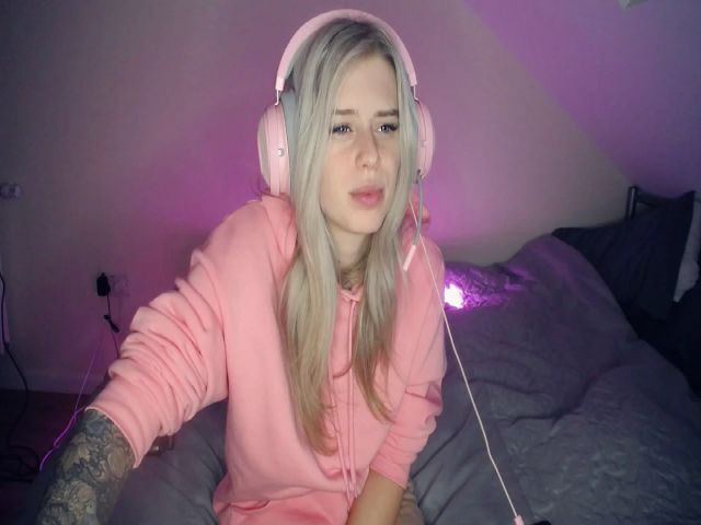 Live sex webcam photo for Elsie_Marina #269472149