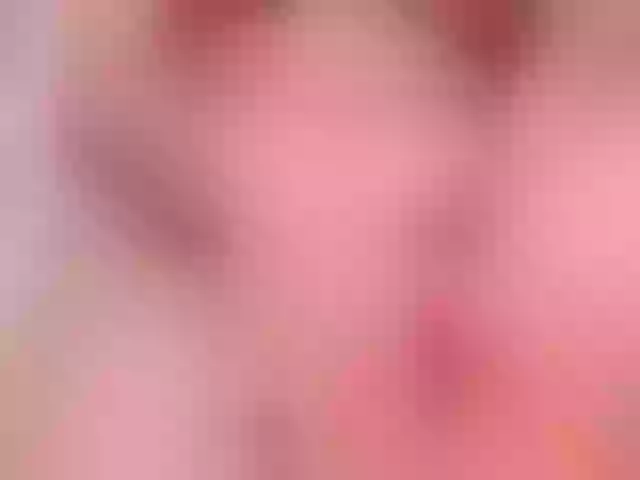 Live sex webcam photo for KatieNolan #269484403