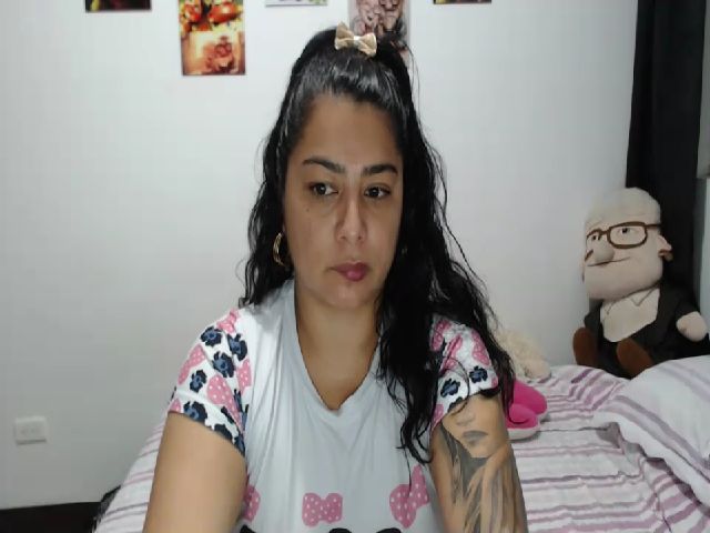 Live sex webcam photo for Eimy_lee #269473904