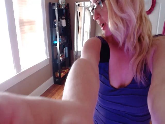 Live sex webcam photo for TheFuckFairy #269482005