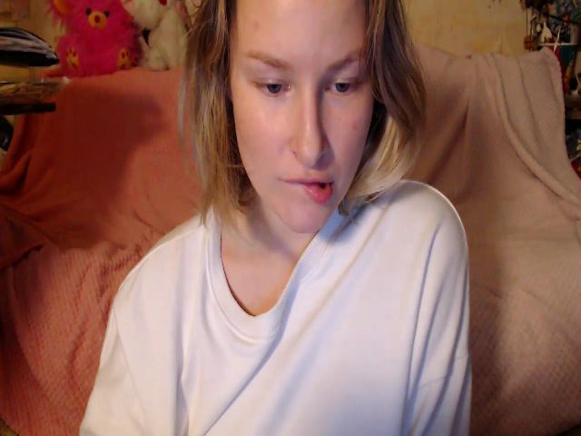 Live sex webcam photo for Mis_Virginia_ #269481485