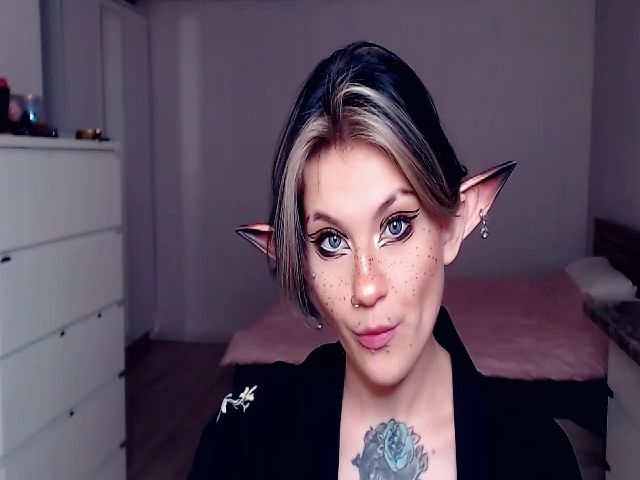 Live sex webcam photo for Hella_Hell #269476270