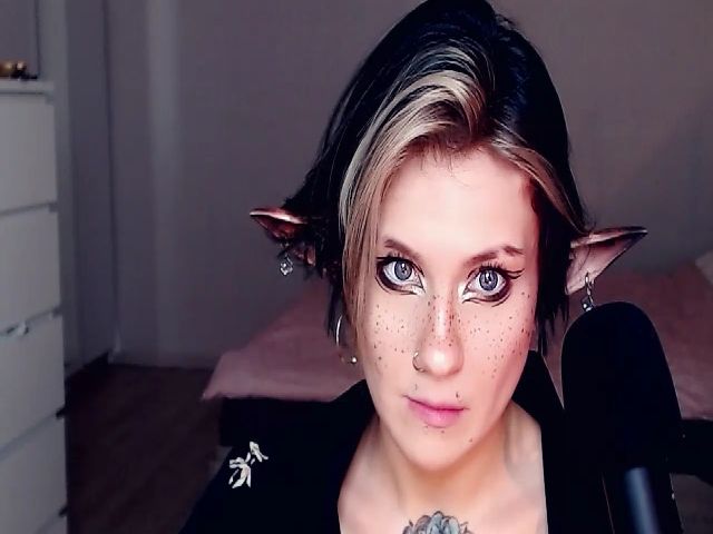 Live sex webcam photo for Hella_Hell #269480939