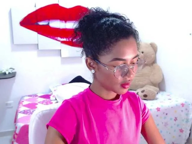 Live sex webcam photo for Anniemiss #269486012