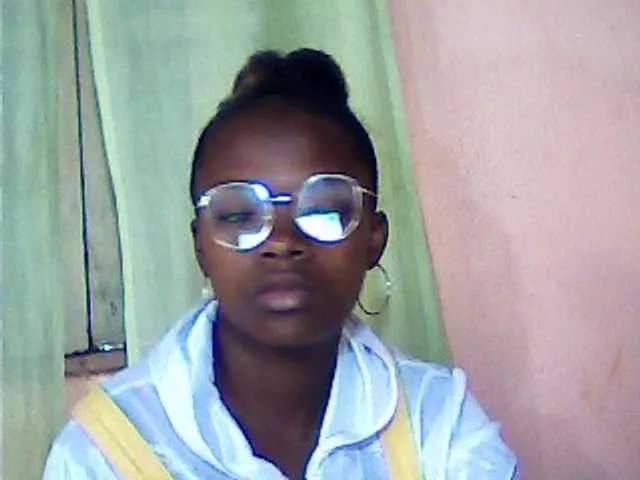 Live sex webcam photo for Errah #269475930