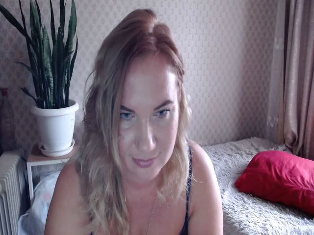 Live sex webcam photo for Mari7777 #269478471