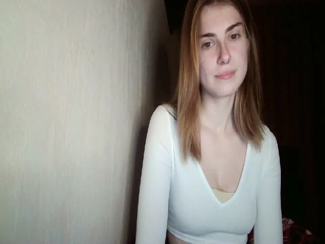 Live sex webcam photo for Babyyygirrrl #269471745