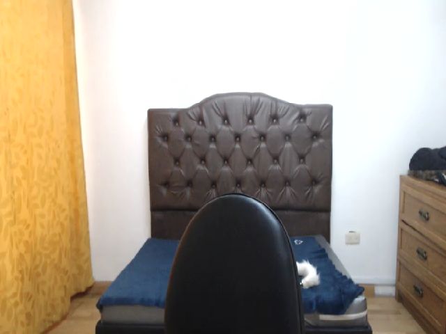 Live sex webcam photo for Carolinforbes #269488199
