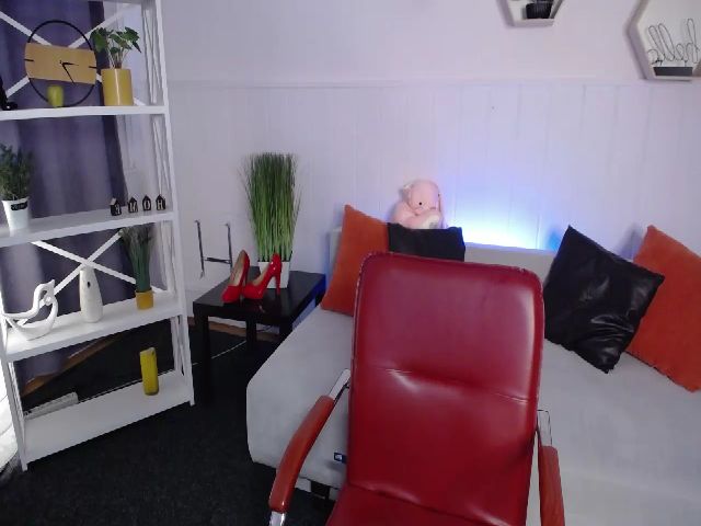 Live sex webcam photo for ViolaLily #269478697