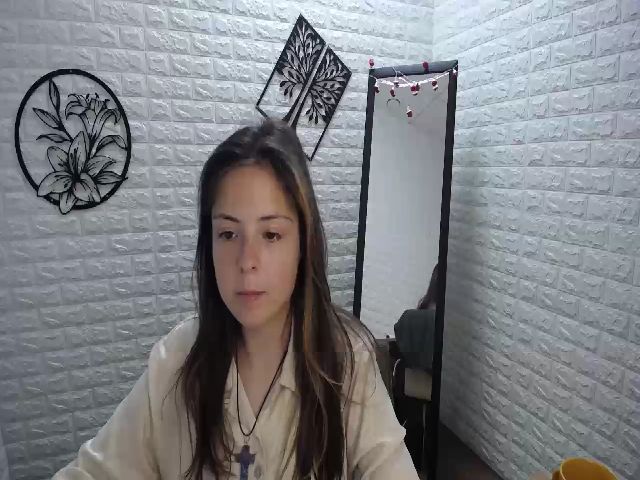 Live sex webcam photo for JulieJess #269479054